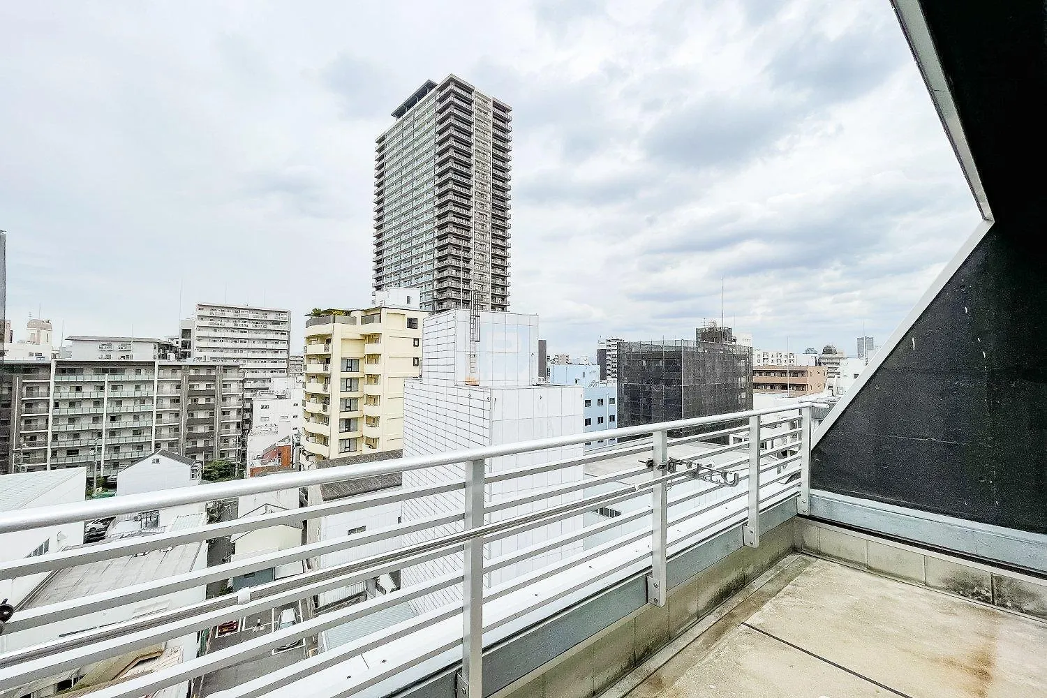 Apartment F-Studio Veronica Osaka